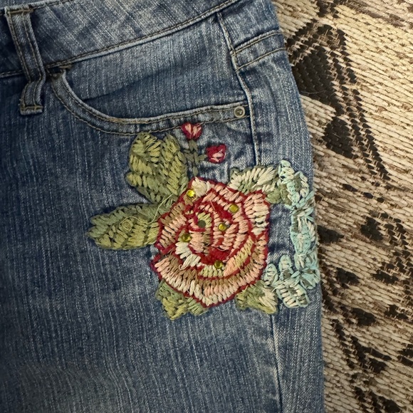 Embroidered Blue Jeans for Women - Picture 4 of 5